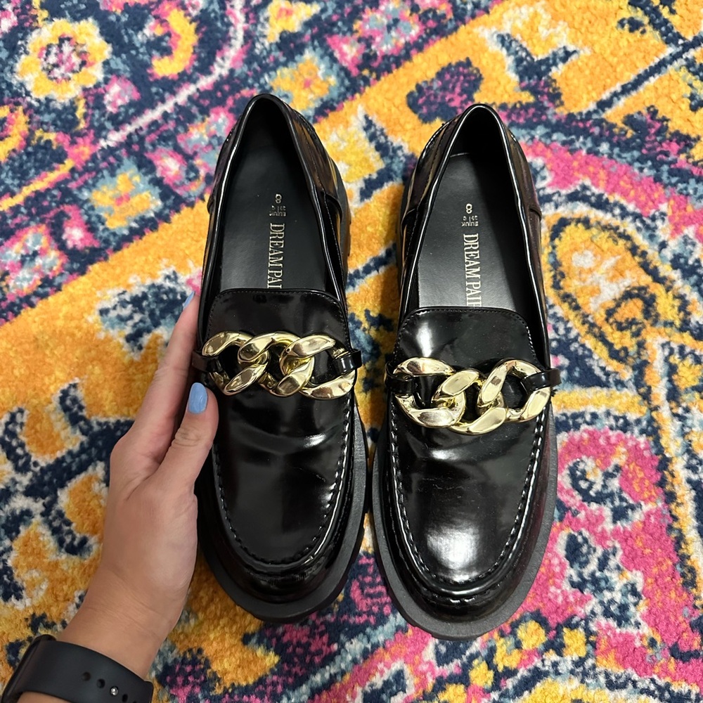 BRAND NEW- NEVER WORN Dream Paris loafers with gold detail